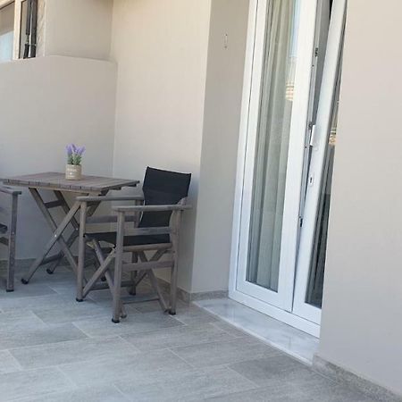 Chriselia 1 Apartment Nea Roda Bagian luar foto