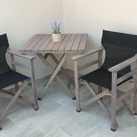 Chriselia 1 Apartment Nea Roda Bagian luar foto