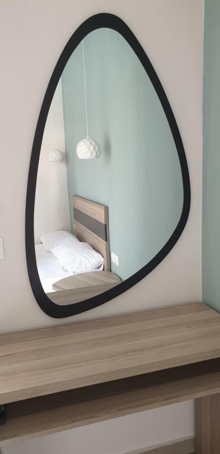 Chriselia 1 Apartment Nea Roda Bagian luar foto