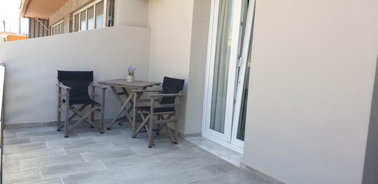Chriselia 1 Apartment Nea Roda Bagian luar foto