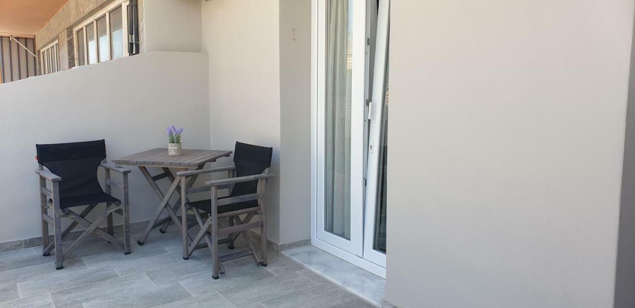 Chriselia 1 Apartment Nea Roda Bagian luar foto