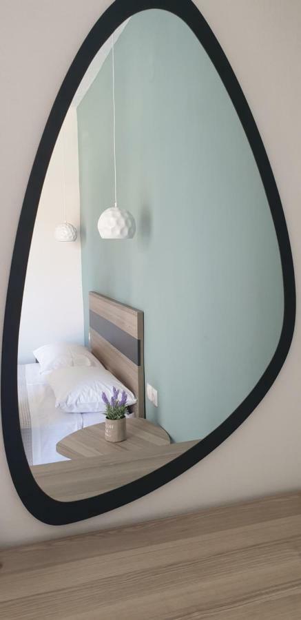 Chriselia 1 Apartment Nea Roda Bagian luar foto