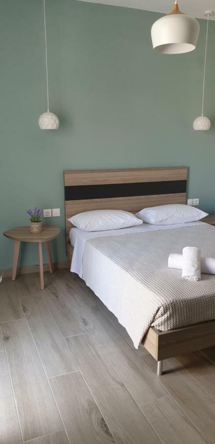 Chriselia 1 Apartment Nea Roda Bagian luar foto